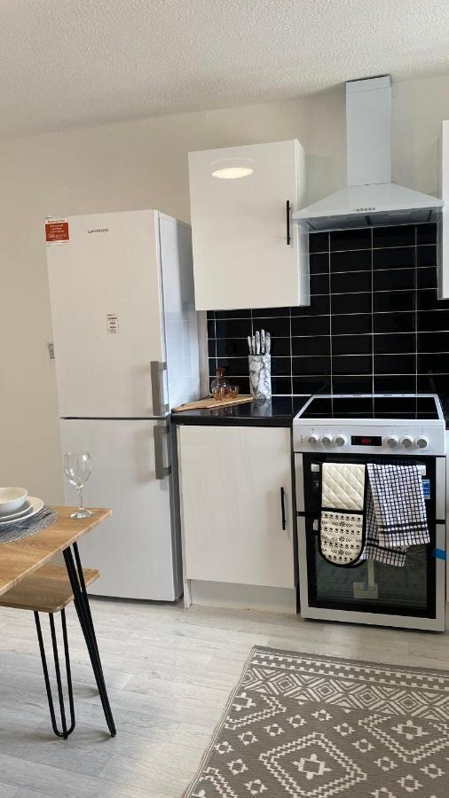 Bv Luxury Spacious 3 Bedroom House At Isaac Close Манчестер Экстерьер фото