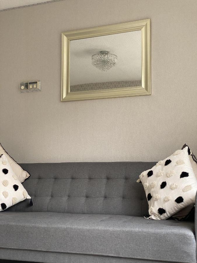 Bv Luxury Spacious 3 Bedroom House At Isaac Close Манчестер Экстерьер фото
